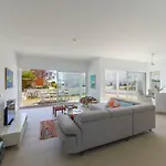 Oceania פרוטאראס