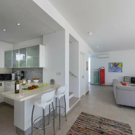 Oceania Πρωταράς