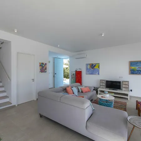 Oceania Βίλα Πρωταράς