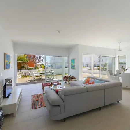 Oceania Πρωταράς