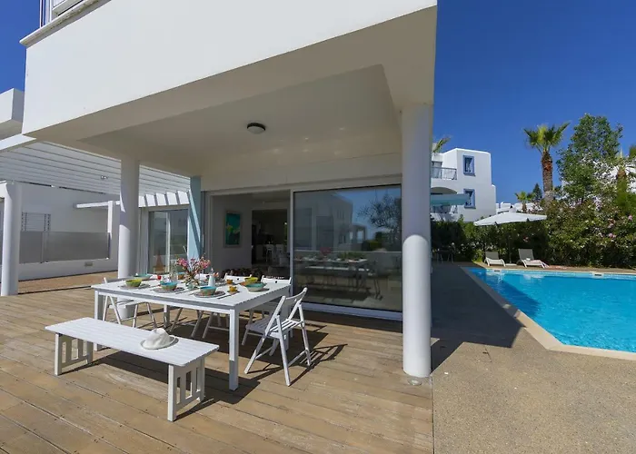 Villa Oceania Protaras