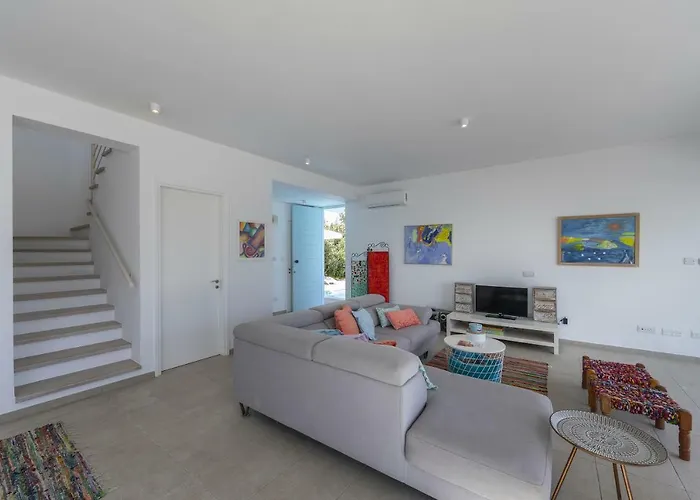 Oceania Willa Protaras